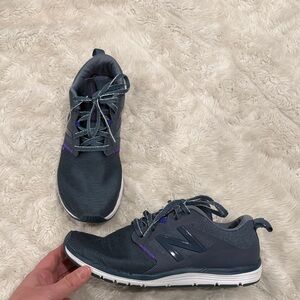 New Balance 577 v5 women's cross-training athletic‎ shoes Size 7.5 sneakers